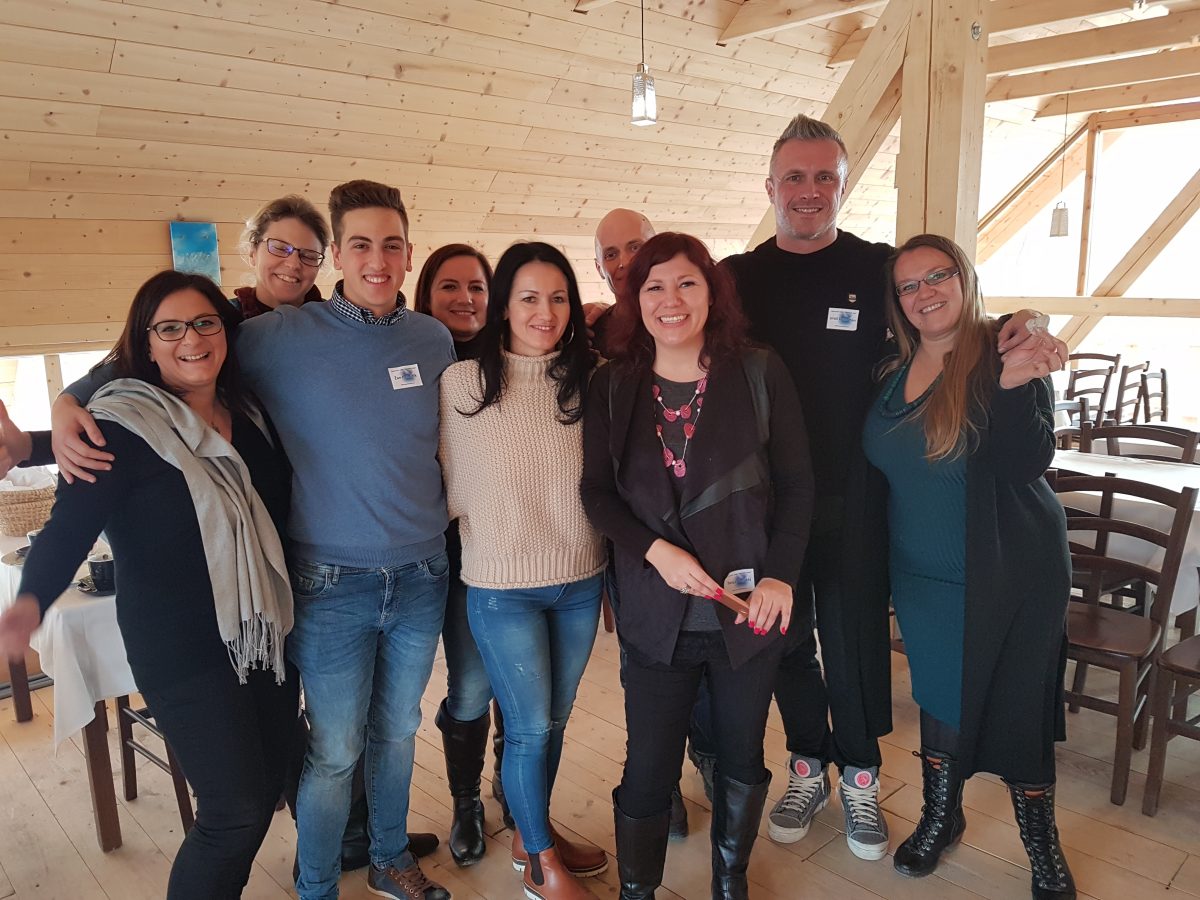 Prva delavnica v sklopu programa #BePowerfulAndFree s coachinjo Tanjo Bogataj “Spremeni sebe – Spremeni svet”